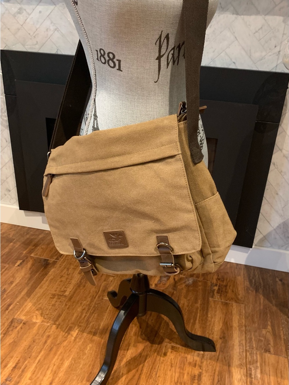 Source Unknown Tan Canvas Messenger Bag with Brown Strap